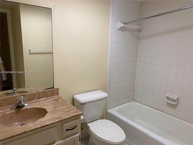 Photo - 1425 Harvard Ln