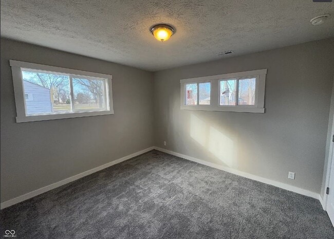 Photo - Cozy 3-Bedroom Home with Spacious Yard in Indianapolis