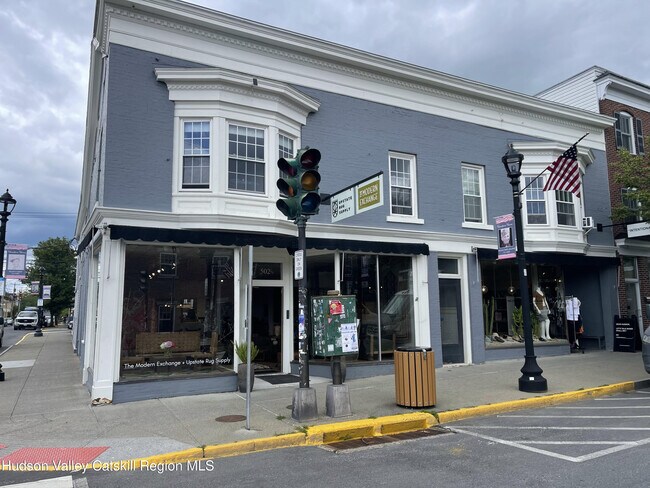 Photo - 502 Warren St
