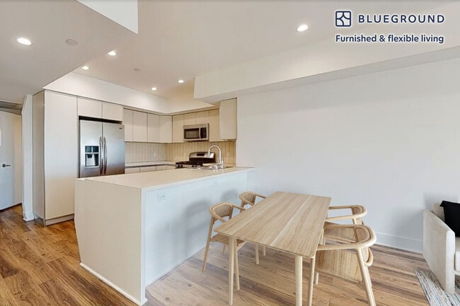 Photo - 1821 S Bentley Ave Unit ID6911A