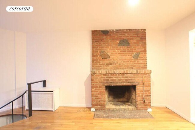 Photo - 146 W 70th St