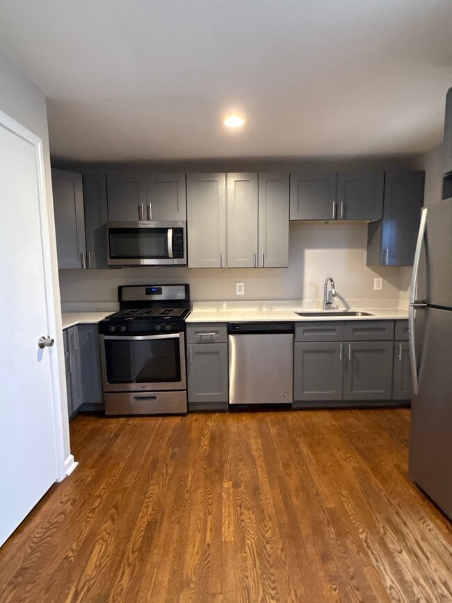 Photo - 135 E Hill St