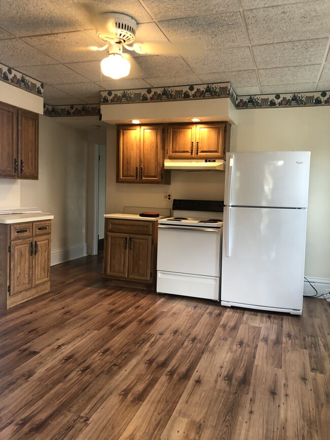 Building Photo - 812 Marshall St Rental