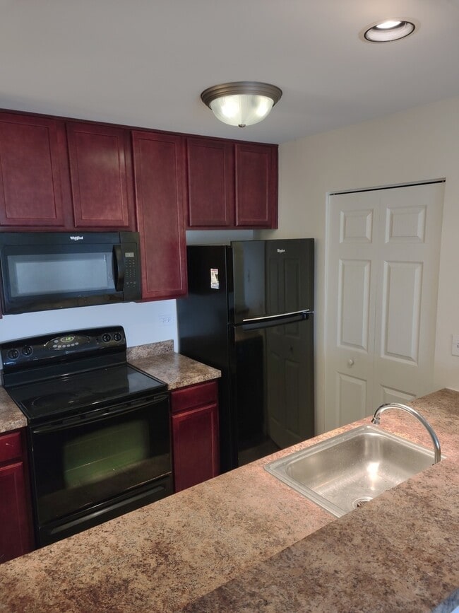 Photo - 208 Glengarry Dr Unit 104
