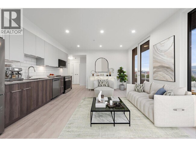 Photo - 1680 Adanac St