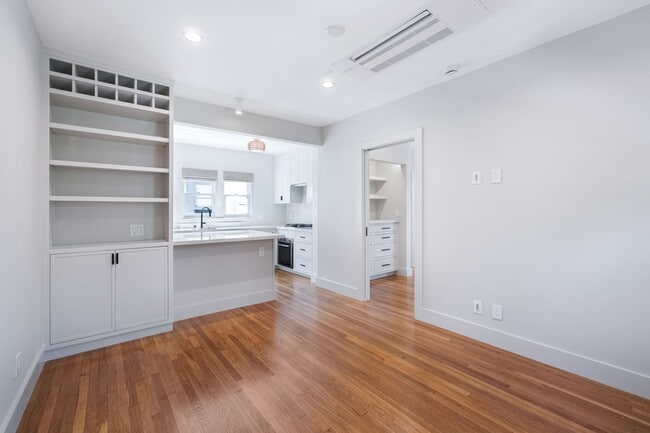 Photo - Beautiful 1 bed / 1 bath bungalow-style apartment now available! Unit 2545