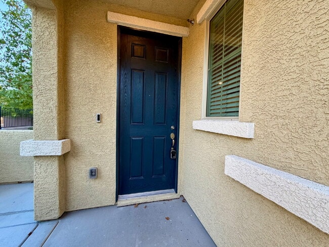 Photo - GATED 4 BED 2.75 BATH 2 CAR GARAGE TOWNHOUSE w/ LOFT & BED + BATH DOWNSTAIRS!