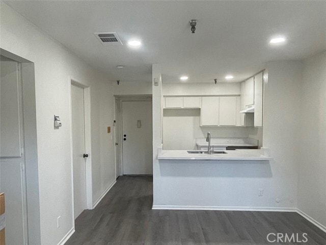 Building Photo - 3830 Avenida Del Presidente Unit 16