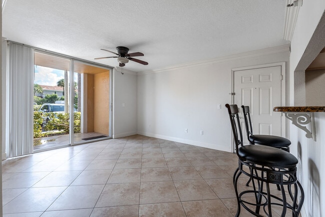 Photo - 160 Yacht Club Way
