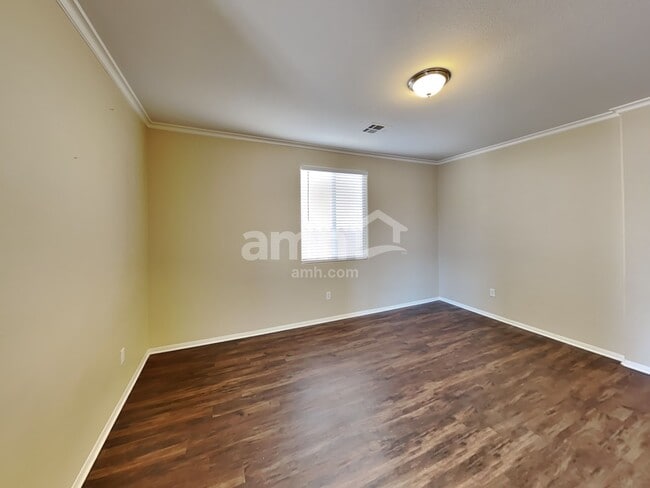 Photo - 7585 Engleberg Ave