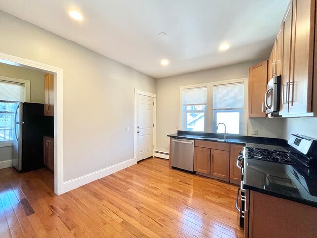 135 St Alphonsus St Unit 3