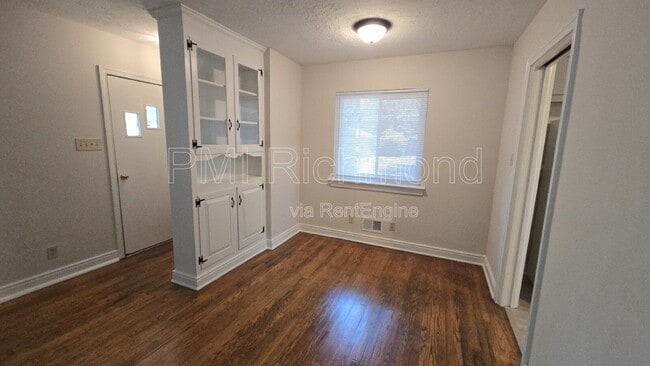 Photo - 924 Pierpont Rd