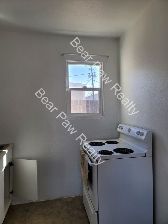 503 E 2nd St Unit 113 Van Lennen Ave