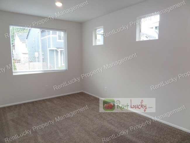 Photo - Fantastic 3-Bedroom + Den + Bonus Room Home with A/C in Milton!