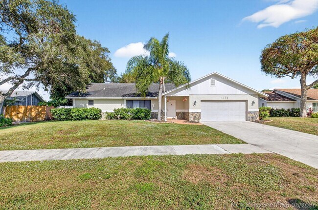 4135 Bay Laurel Way