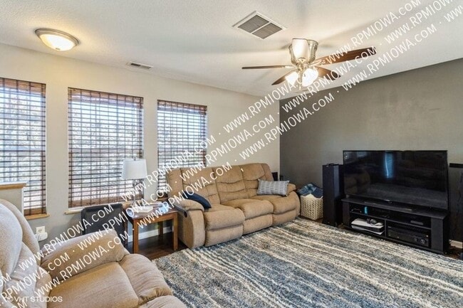 Photo - 15227 Alpine Dr
