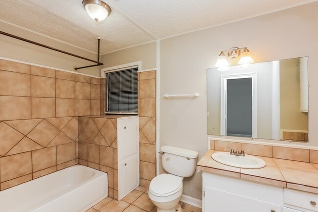 Photo - 529 Wolcott Cir