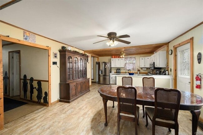 6126 Lowell Rd Unidad 6126 Lowell Rd - Left