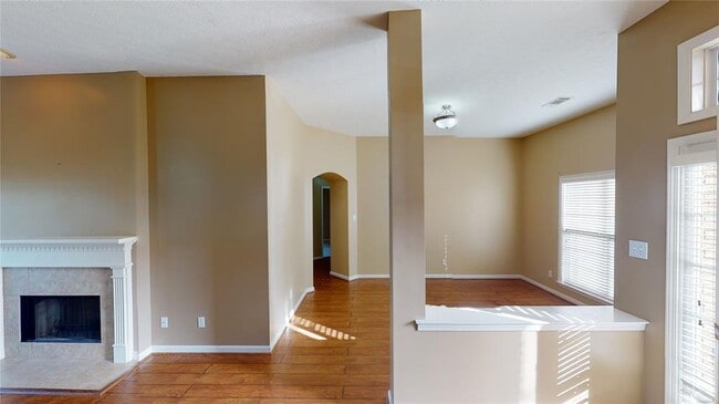 Photo - 615 Castle Brook Dr
