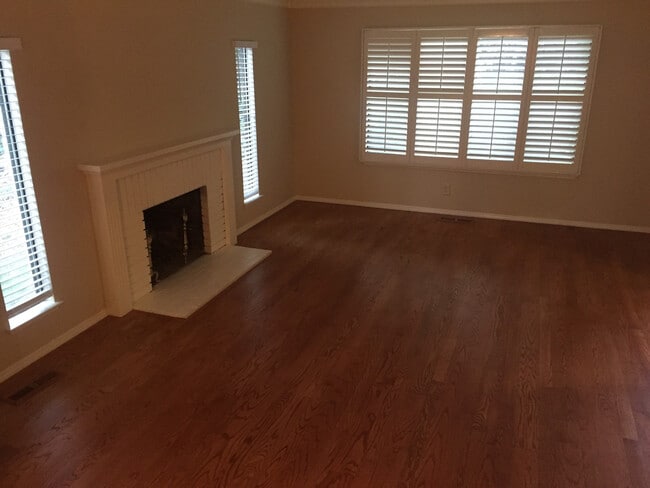 Photo - 110 Rock Ravine Ct