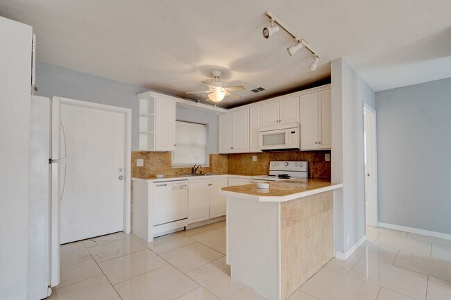 Photo - Updated East Delray Duplex | No HOA + Private Yard