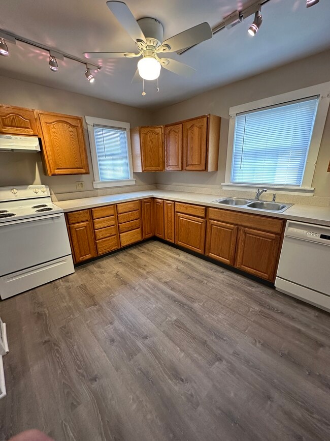 Photo - 163 Rhoda Ave