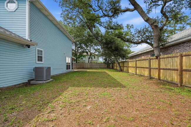 Photo - 403B Yancey St