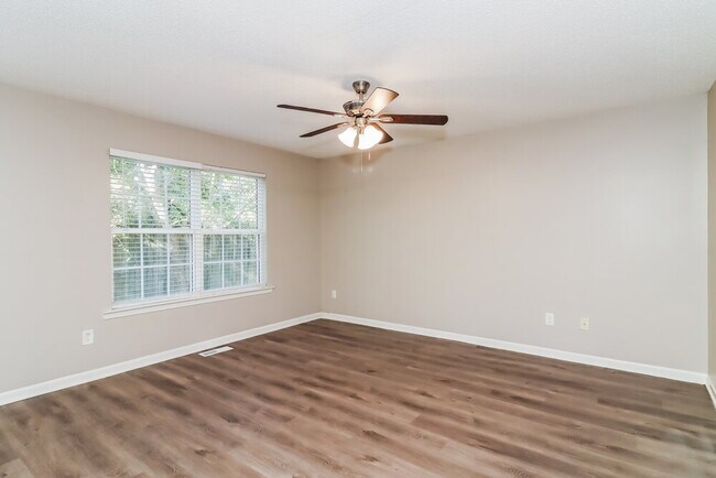 Photo - 69 Middlebrook Dr