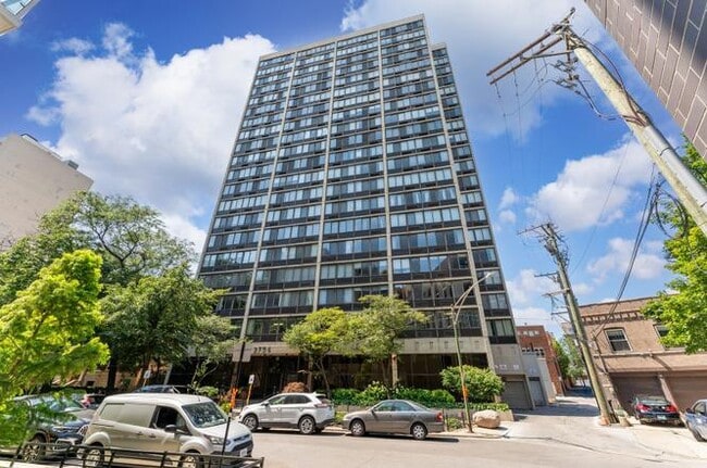 Photo - 2754 N Hampden Ct Unit 1001