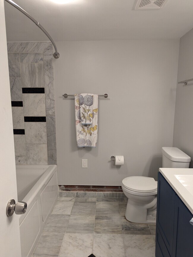 Photo - 2024 N Calvert St Unit 2