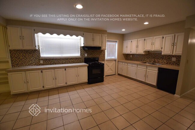 Photo - 1754 W 2nd St