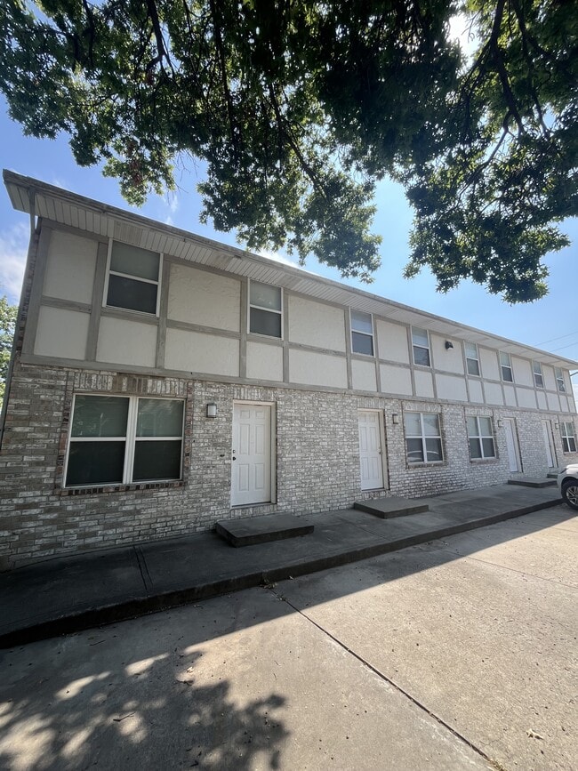 Building Photo - 404 Grover St Unit A