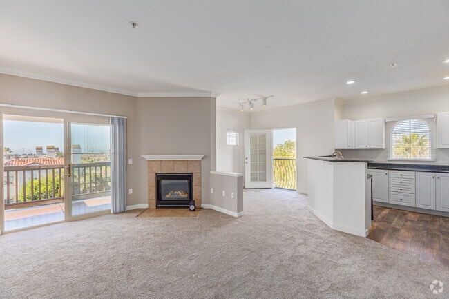 2BR, 2BA - 1,169SF - Living Room