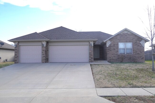 Building Photo - Beautiful 4 bedroom home for rent in Ozark!