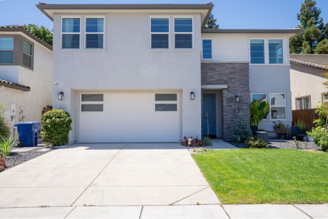 Building Photo - 3625 Blue Bird Dr Rental