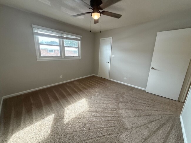 Photo - 121 Western Villa Dr