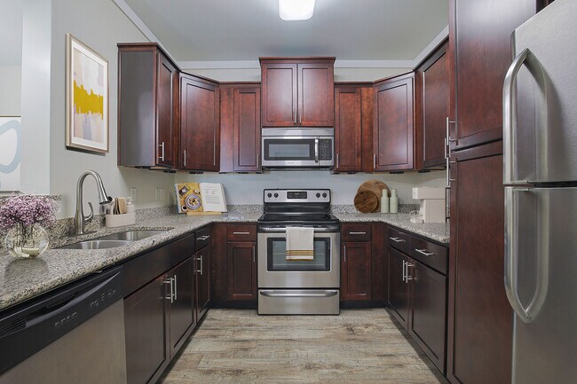 2 BR, 2 BA - 1,073SF