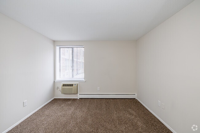 1BR, 1BA - 625SF - Bedroom