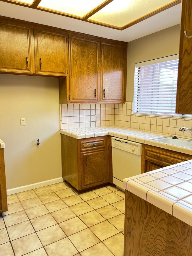 Southwest Bakersfield Condo Condo for Rent in Bakersfield, CA