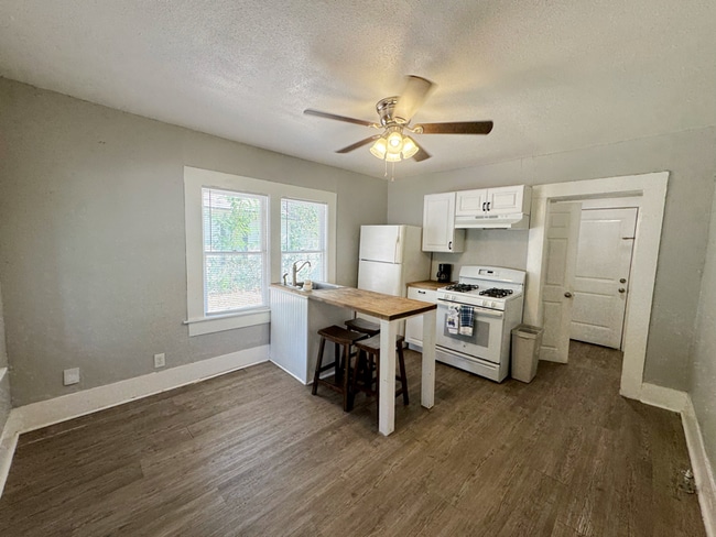 Photo - 620 Potomac St