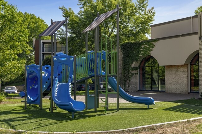 Pebblebrook Court