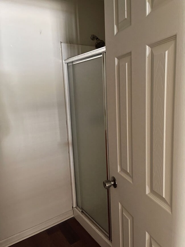 Building Photo - Newly Updated Midtown Beauty!