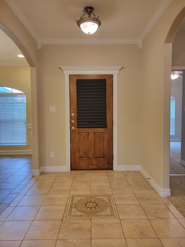 2501 Leatherwood Dr