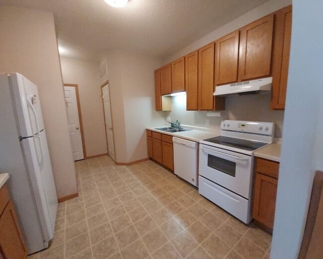 Photo - Nice 3 Bedroom 1.5 Bathroom Townhome in Hu...