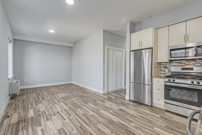 Photo - 424 Whiton St Unit 301