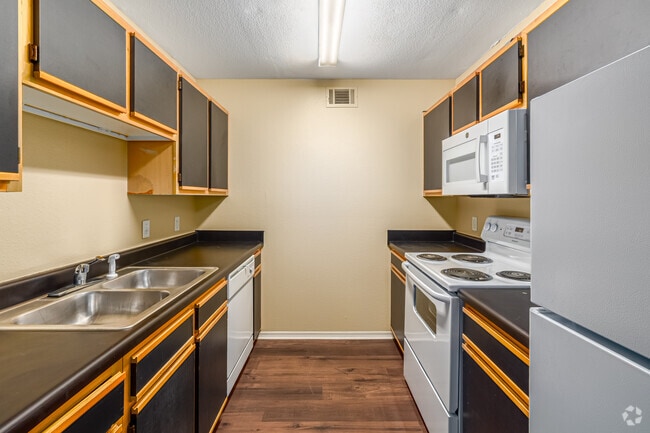 The Academic 2BR, 1BA - 860SF - Kitchen