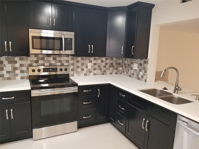 Photo - 907 NE 27th Ave Townhome