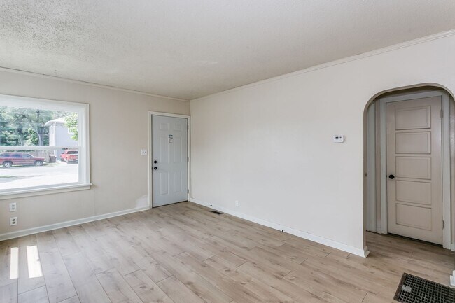 Photo - 1802 N Market St Unit 2