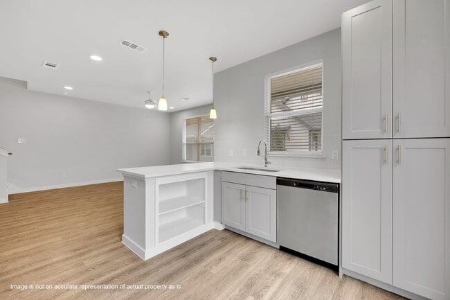 Photo - 10113 Conover Cmns Cir