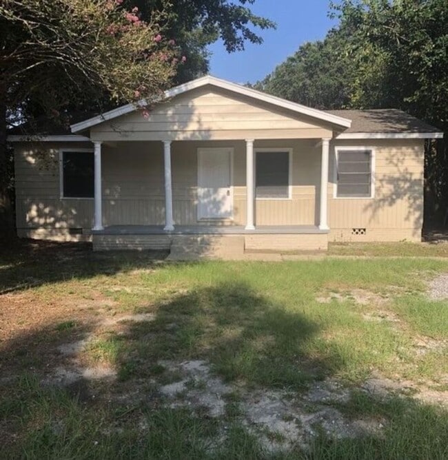 Photo - Biloxi 3 Bedroom